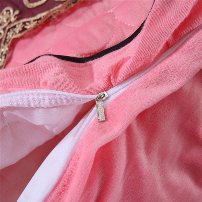 91家纺网 家纺一手货源 找家纺 青竹苑2022款水晶绒全绗缝床裙被套四件套加厚保暖被罩床罩 樱花粉