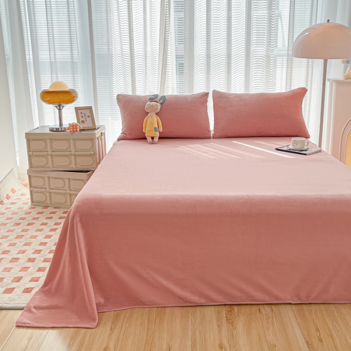 91家纺网 家纺一手货源 找家纺 雨帆家纺 2022新款牛奶绒单品床单系列 少女粉