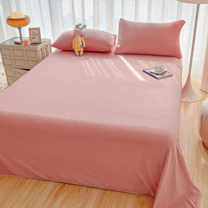 91家纺网 家纺一手货源 找家纺 雨帆家纺 2022新款牛奶绒单品床单系列 少女粉