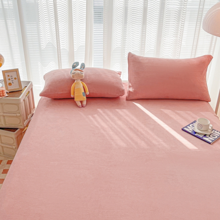 91家纺网 家纺一手货源 找家纺 雨帆家纺 2022新款牛奶绒单品床单系列 少女粉