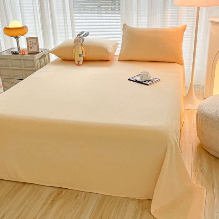 91家纺网 家纺一手货源 找家纺 雨帆家纺 2022新款牛奶绒单品床单系列 芝士黄