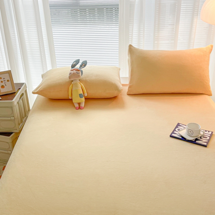 91家纺网 家纺一手货源 找家纺 雨帆家纺 2022新款牛奶绒单品床单系列 芝士黄