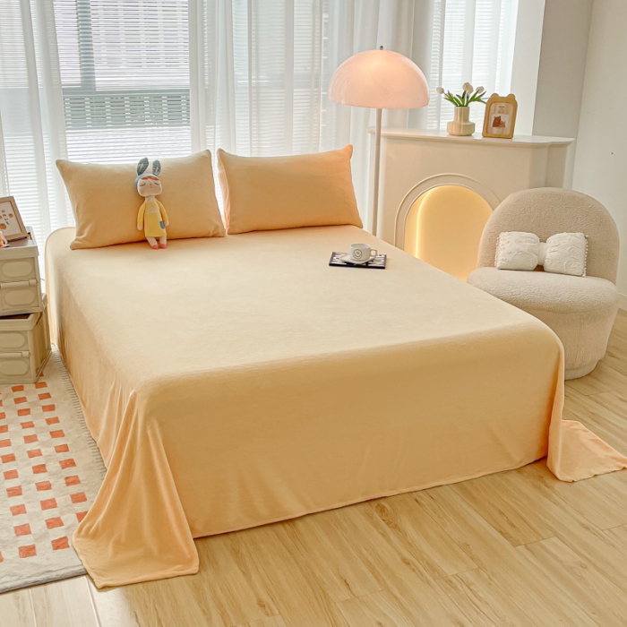 91家纺网 家纺一手货源 找家纺 雨帆家纺 2022新款牛奶绒单品床单系列 芝士黄