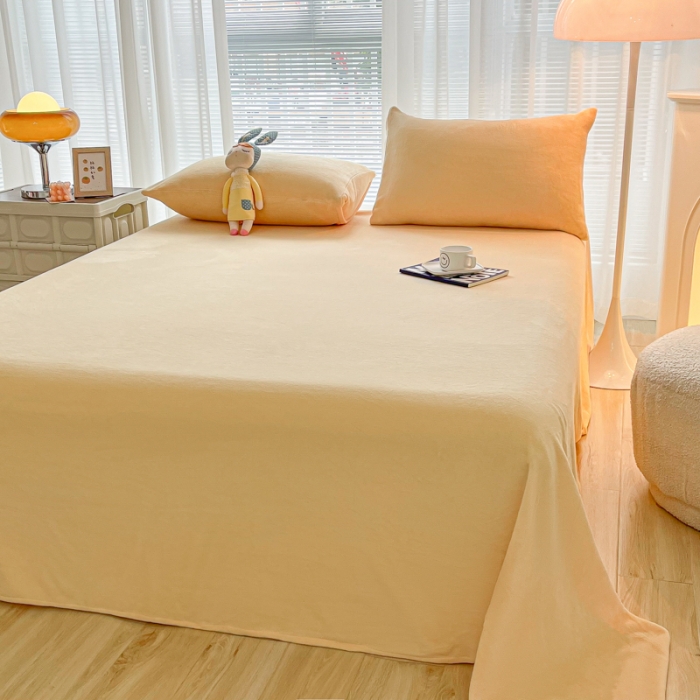 91家纺网 家纺一手货源 找家纺 雨帆家纺 2022新款牛奶绒单品床单系列 芝士黄