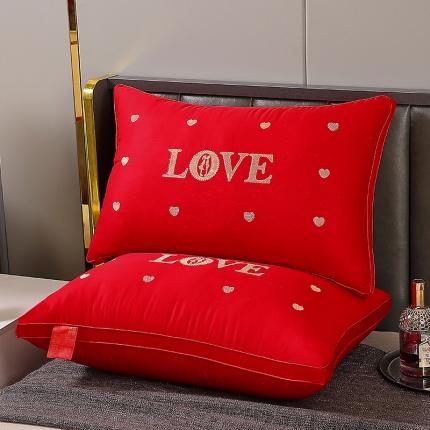 91家纺网 家纺一手货源 找家纺 （总）糖果枕芯 2022新款婚庆枕头枕芯 挚爱一生