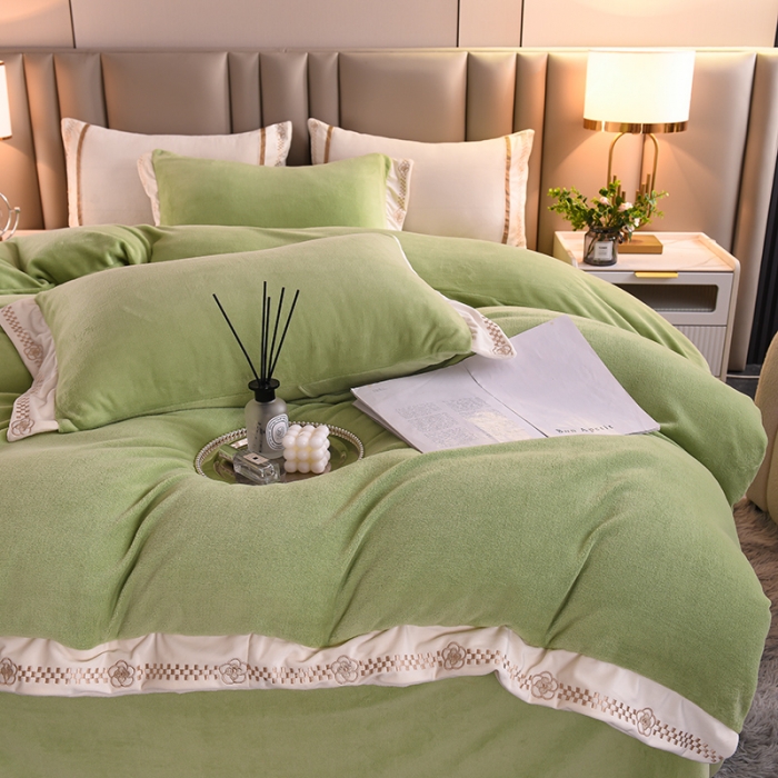 91家纺网 家纺一手货源 找家纺 绒世界 2024新款牛奶绒香斐系列四件套 抹茶绿