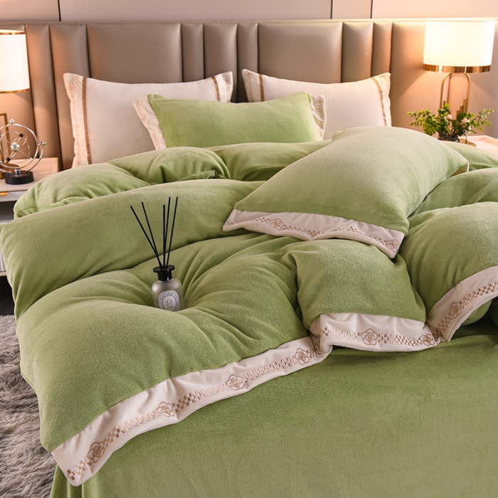 91家纺网 家纺一手货源 找家纺 绒世界 2024新款牛奶绒香斐系列四件套 抹茶绿