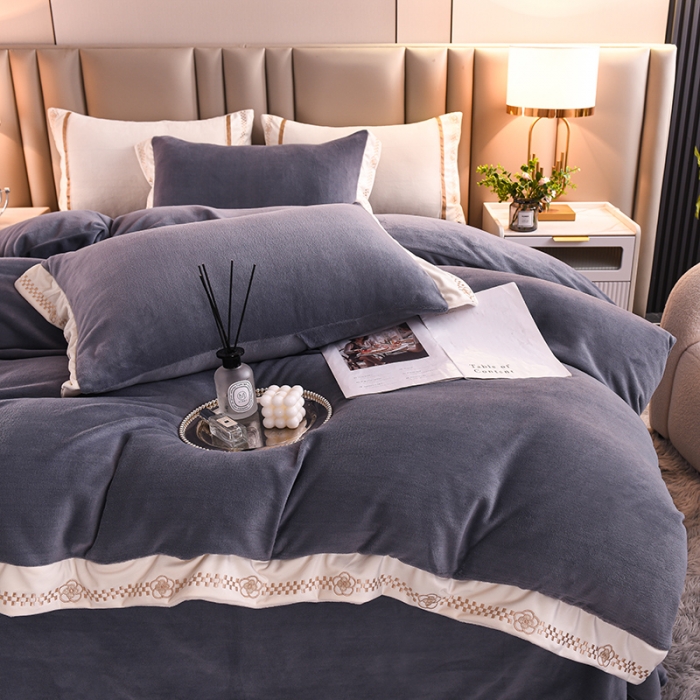 91家纺网 家纺一手货源 找家纺 绒世界 2024新款牛奶绒香斐系列四件套 气质灰