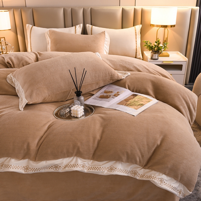 91家纺网 家纺一手货源 找家纺 绒世界 2024新款牛奶绒香斐系列四件套 香草咖