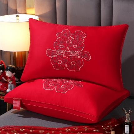 91家纺网 家纺一手货源 找家纺 天意美枕芯 2022新款全棉刺绣大红婚庆立体花式枕芯枕头 双喜百合