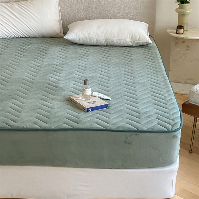 91家纺网 家纺一手货源 找家纺 三味舒屋 2024新款230g牛奶绒夹棉床笠 波浪碳绿