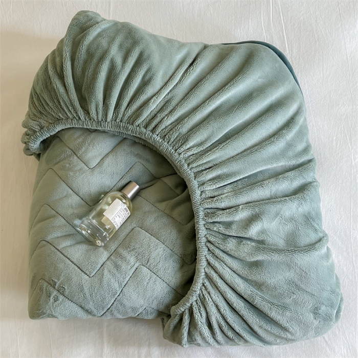 91家纺网 家纺一手货源 找家纺 三味舒屋 2024新款230g牛奶绒夹棉床笠 波浪碳绿