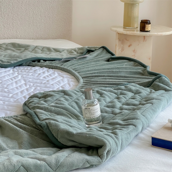 91家纺网 家纺一手货源 找家纺 三味舒屋 2024新款230g牛奶绒夹棉床笠 波浪碳绿