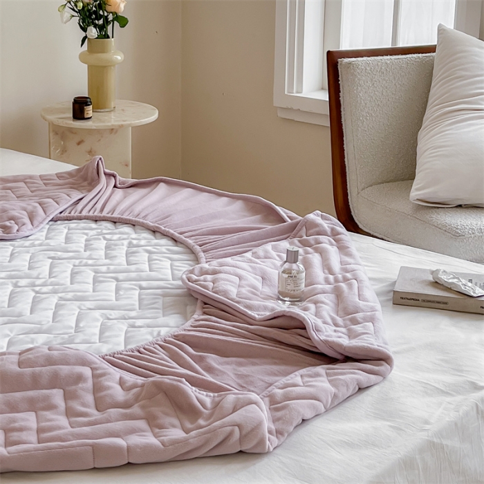 91家纺网 家纺一手货源 找家纺 三味舒屋 2024新款230g牛奶绒夹棉床笠 波浪杏仁粉