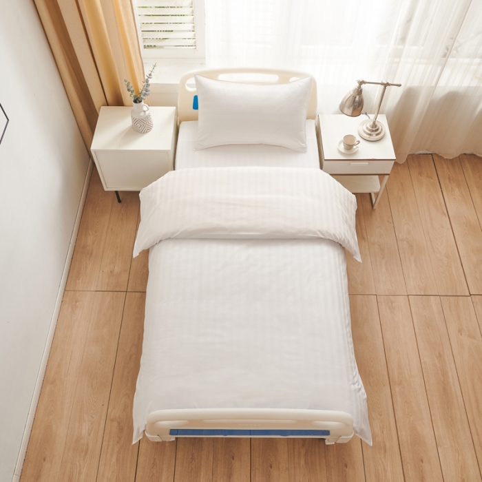 91家纺网 家纺一手货源 找家纺 啊雅 2025耐氯漂涤棉医护床上用品医院三件套 缎条白色