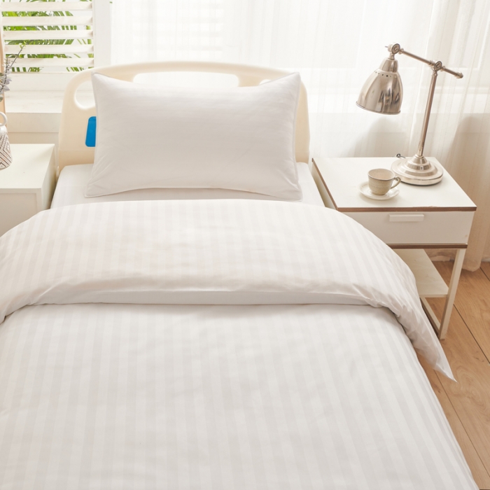 91家纺网 家纺一手货源 找家纺 啊雅 2025耐氯漂涤棉医护床上用品医院三件套 缎条白色