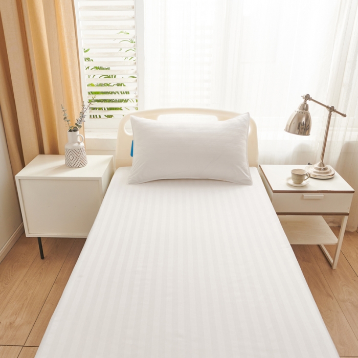 91家纺网 家纺一手货源 找家纺 啊雅 2025耐氯漂涤棉医护床上用品医院三件套 缎条白色