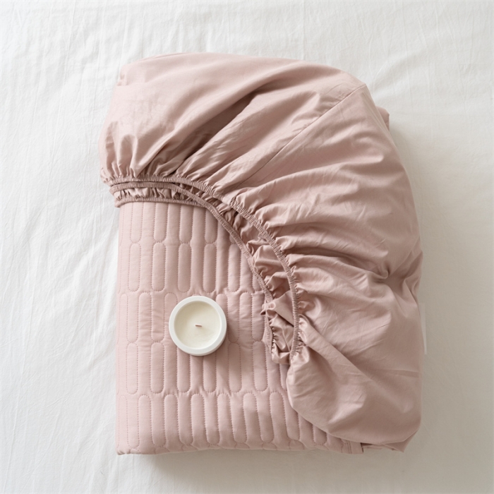 91家纺网 家纺一手货源 找家纺 三味舒屋 2024新款全棉夹棉条纹床笠 粉色