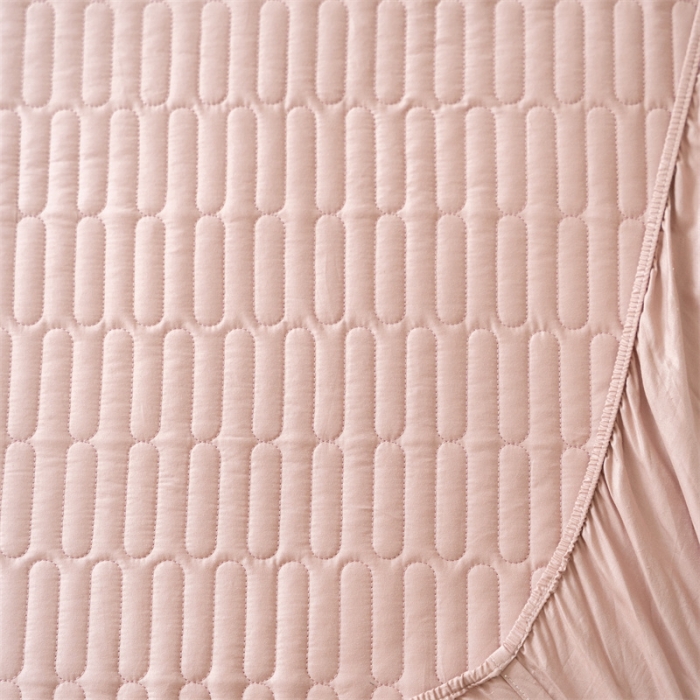 91家纺网 家纺一手货源 找家纺 三味舒屋 2024新款全棉夹棉条纹床笠 粉色