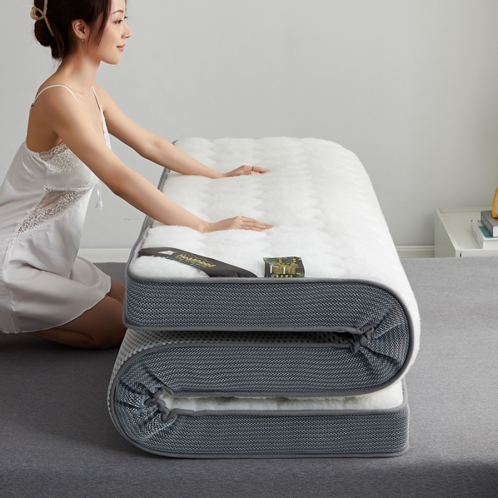 91家纺网 家纺一手货源 找家纺 优莱床垫 羊羔绒乳胶床垫 乳胶暖绒仿羊毛白色（10cm）