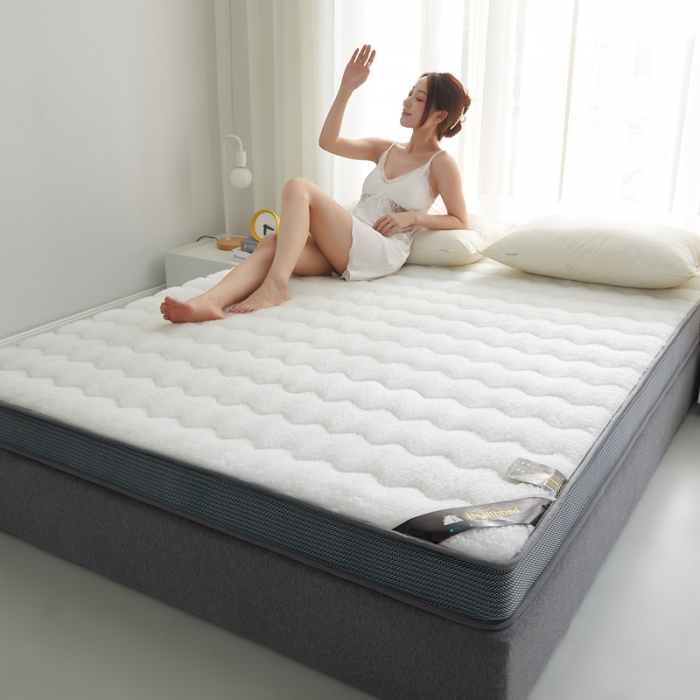 91家纺网 家纺一手货源 找家纺 优莱床垫 羊羔绒乳胶床垫 乳胶暖绒仿羊毛白色（10cm）