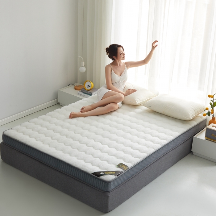 91家纺网 家纺一手货源 找家纺 优莱床垫 羊羔绒乳胶床垫 乳胶暖绒仿羊毛白色（10cm）