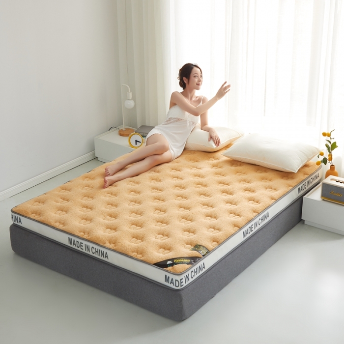 91家纺网 家纺一手货源 找家纺 优莱床垫2022羊羔绒乳胶床垫乳胶羊羔绒蝴蝶驼色（10cm）