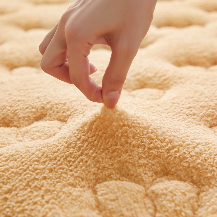 91家纺网 家纺一手货源 找家纺 优莱床垫2022羊羔绒乳胶床垫乳胶羊羔绒蝴蝶驼色（10cm）