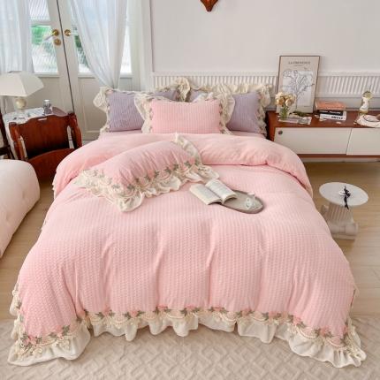 玛奇朵 高定蕾丝边全消光云芙暖绒四件套-唯 一（场景1） 唯一（粉）