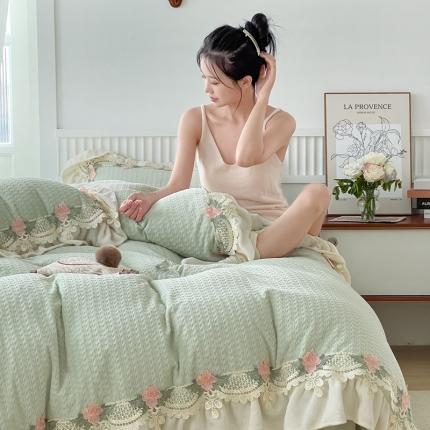 玛奇朵 高定蕾丝边全消光云芙暖绒四件套-唯 一（场景1） 唯一(绿）