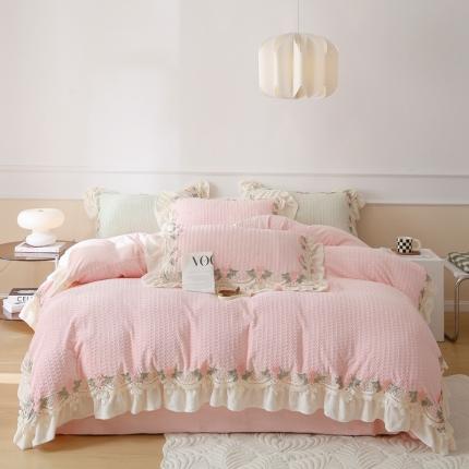 91家纺网 家纺一手货源 找家纺 玛奇朵 高定蕾丝边全消光云芙暖绒四件套-唯 一（场景2） 唯一-粉
