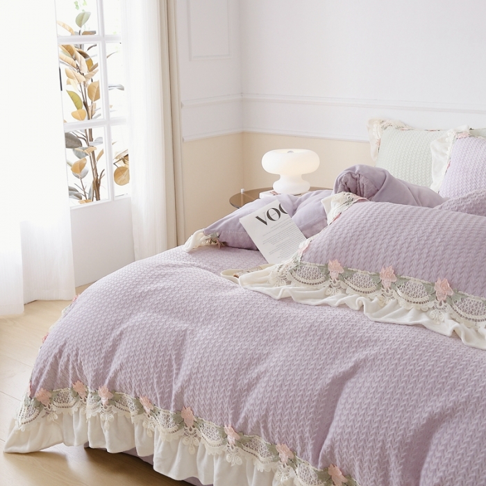 91家纺网 家纺一手货源 找家纺 玛奇朵 高定蕾丝边全消光云芙暖绒四件套-唯 一（场景2） 唯一（紫）