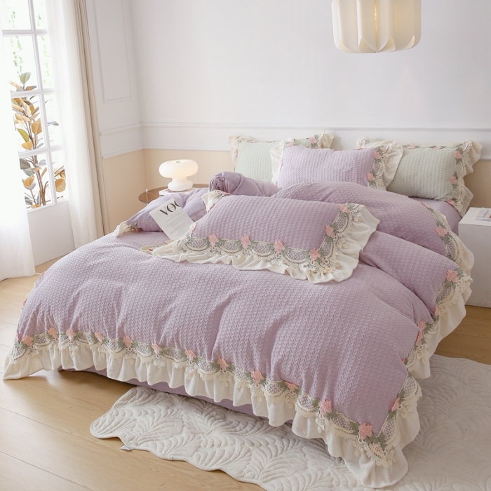 91家纺网 家纺一手货源 找家纺 玛奇朵 高定蕾丝边全消光云芙暖绒四件套-唯 一（场景2） 唯一（紫）
