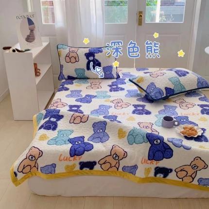 91家纺网 家纺一手货源 找家纺 赫梵茜2022新款秋冬必入牛奶绒床盖床盖 深色熊