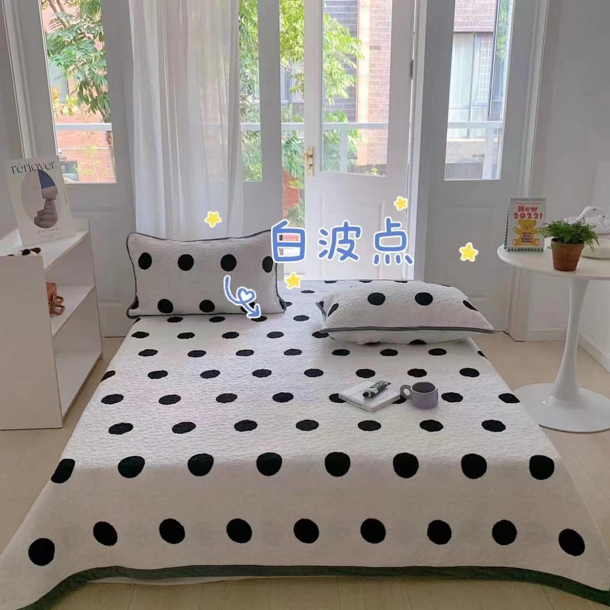 91家纺网 家纺一手货源 找家纺 赫梵茜2022新款秋冬必入牛奶绒床盖床盖 白波点