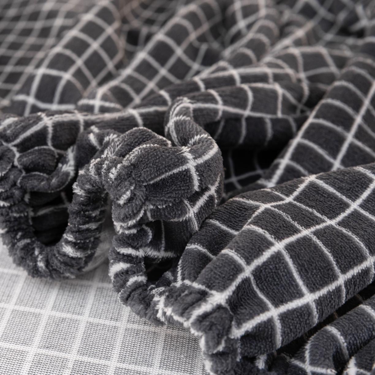 91家纺网 家纺一手货源 找家纺 春寻家纺 2022新款加厚牛奶绒床笠 黑白小格