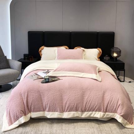 91家纺网 家纺一手货源 找家纺 太古汇 2022新款雕花牛奶绒斑马纹双拼系列四件套 斑马纹-粉