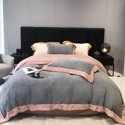 91家纺网 家纺一手货源 找家纺 （总）太古汇 2022新款雕花牛奶绒斑马纹双拼系列四件套