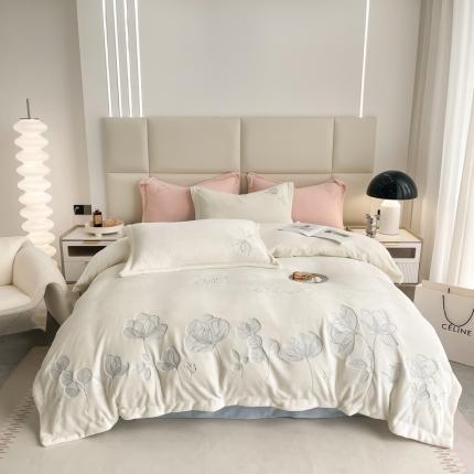 91家纺网 家纺一手货源 找家纺 懒猫 2022新款牛奶绒四件套-花漾 花漾-米白