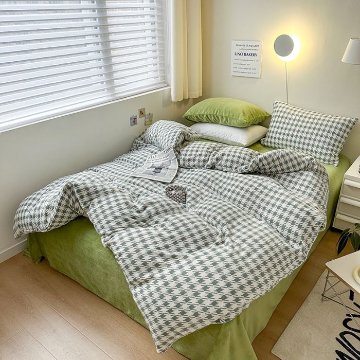 91家纺网 家纺一手货源 找家纺 (总) 怡家居 2022新款高克重牛奶绒千鸟格纯色混搭四件套