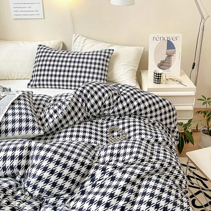 91家纺网 家纺一手货源 找家纺 怡家居2022新款高克重牛奶绒千鸟格纯色混搭四件套 千鸟格黑