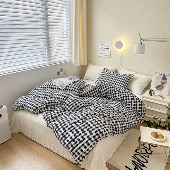 91家纺网 家纺一手货源 找家纺 怡家居2022新款高克重牛奶绒千鸟格纯色混搭四件套 千鸟格黑