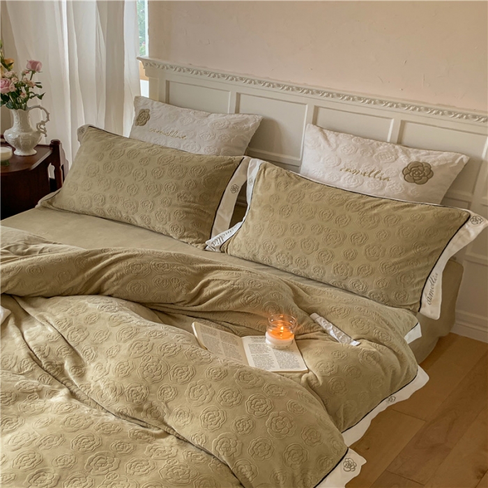 91家纺网 家纺一手货源 找家纺 （总）星野2022新款雕花绒牛奶绒全消光四件套-山茶—抹茶绿