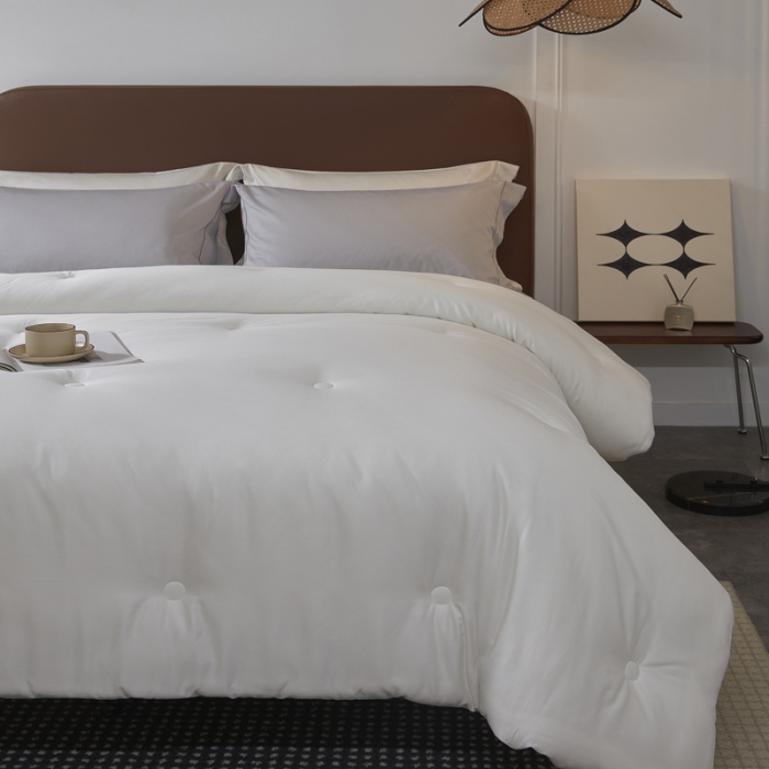 91家纺网 家纺一手货源 找家纺 云栖家居 2022A类80支棉天丝舒柔冬被 白色