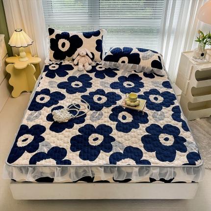 91家纺网 家纺一手货源 找家纺 安哆啦 2022新款绗缝加厚磨毛夹棉花边牛奶绒床笠 复古蓝花