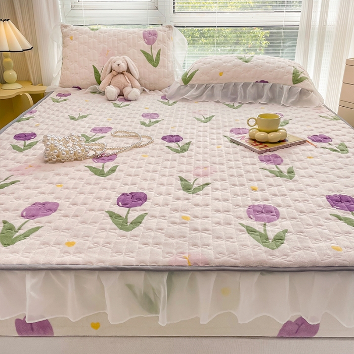 91家纺网 家纺一手货源 找家纺 （总）安哆啦 2022新款绗缝加厚磨毛夹棉花边牛奶绒床笠