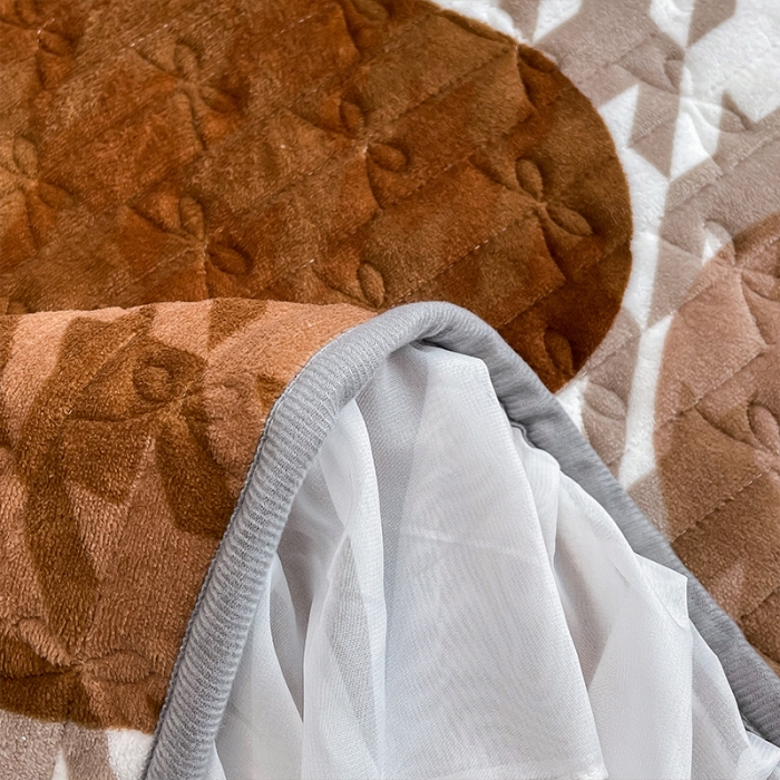 91家纺网 家纺一手货源 找家纺 安哆啦 2022新款绗缝加厚磨毛夹棉花边牛奶绒床笠 爱心千鸟格