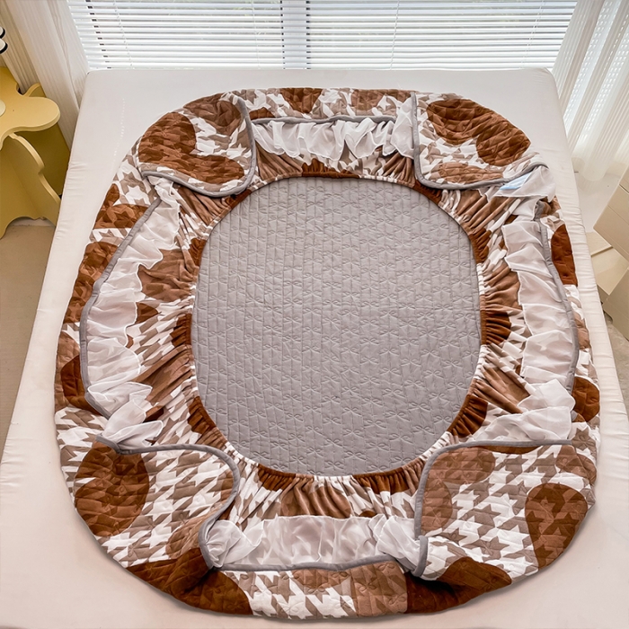 91家纺网 家纺一手货源 找家纺 安哆啦 2022新款绗缝加厚磨毛夹棉花边牛奶绒床笠 爱心千鸟格