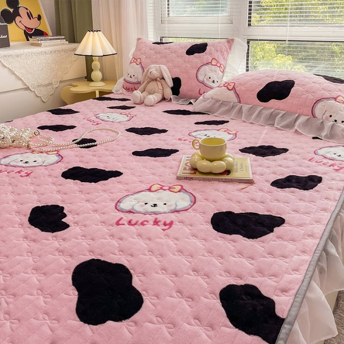 91家纺网 家纺一手货源 找家纺 安哆啦 2022新款绗缝加厚磨毛夹棉花边牛奶绒床笠 豹纹小萌狗