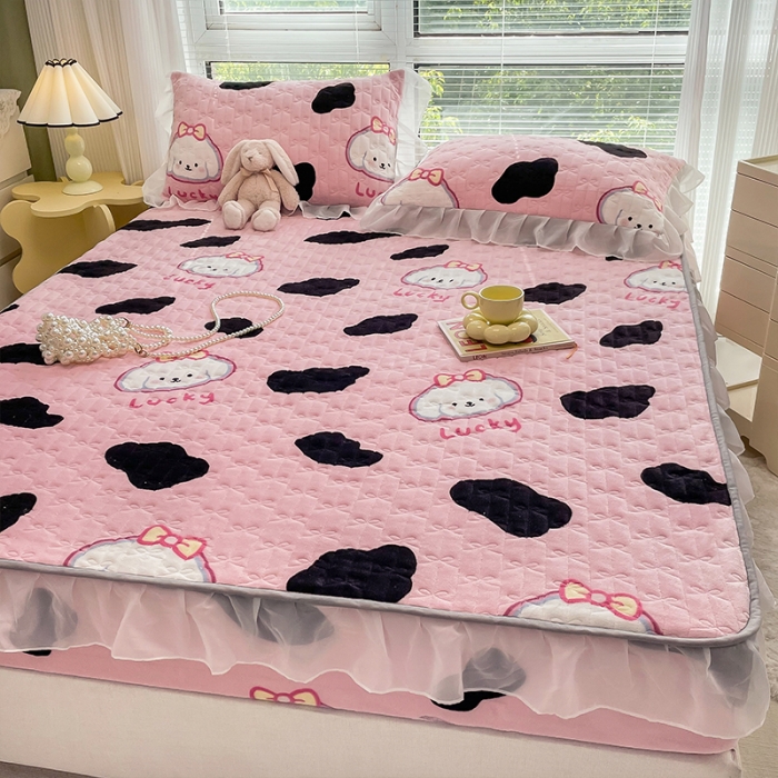 91家纺网 家纺一手货源 找家纺 安哆啦 2022新款绗缝加厚磨毛夹棉花边牛奶绒床笠 豹纹小萌狗